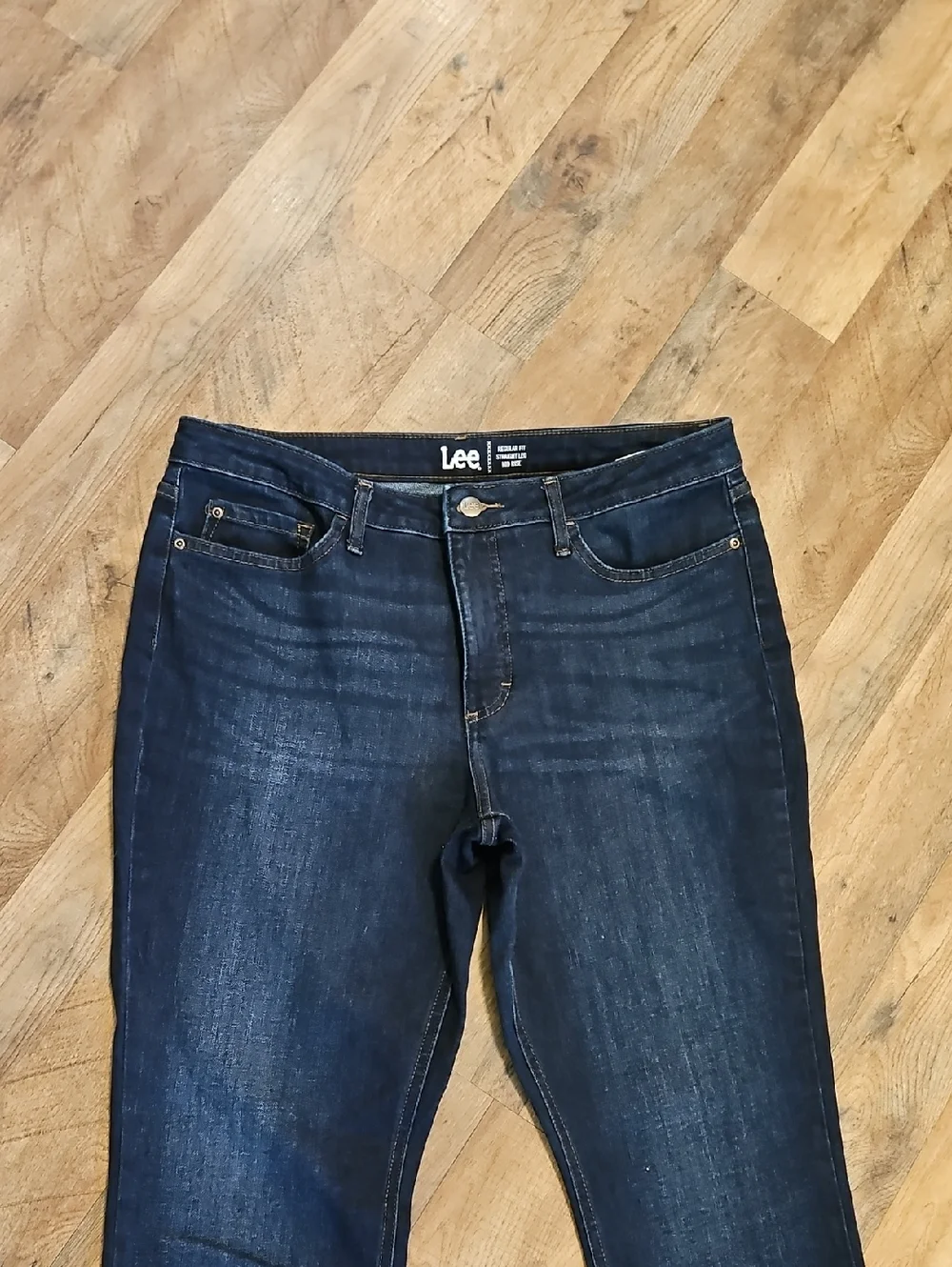 👖Lee Women’s Indigo Straight-Leg Jeans